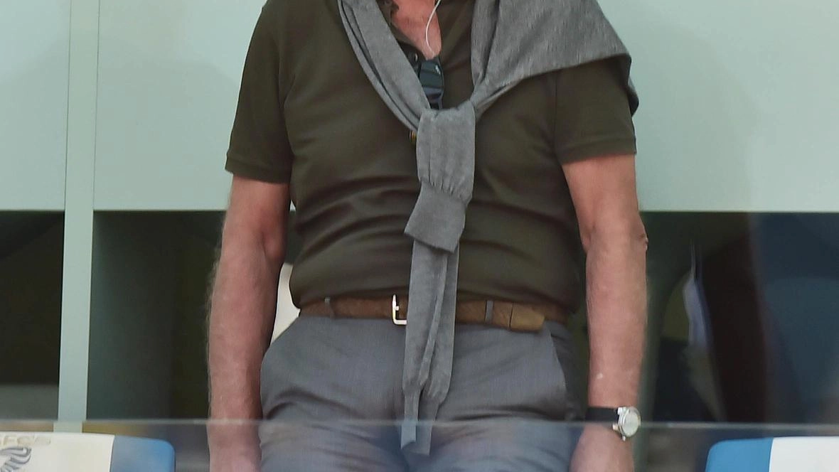 Massimo Cellino, 68 anni, in tribuna: il presidente non è contento del suo Brescia Massimo Cellino, 68 anni, in tribuna: il presidente non è contento del suo Brescia