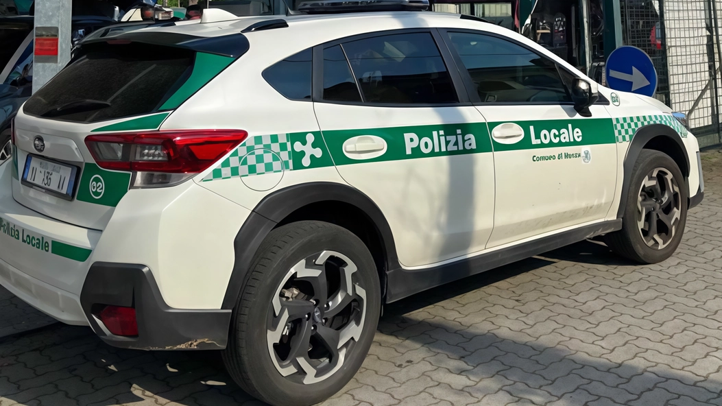 Gli automezzi erano puliti, ma i lavoratori erano in nero. Due persone senza regolare contratto sono state scoperte in altrettanti... Gli automezzi erano puliti, ma i lavoratori erano in nero. Due persone senza regolare contratto sono state scoperte in altrettanti...