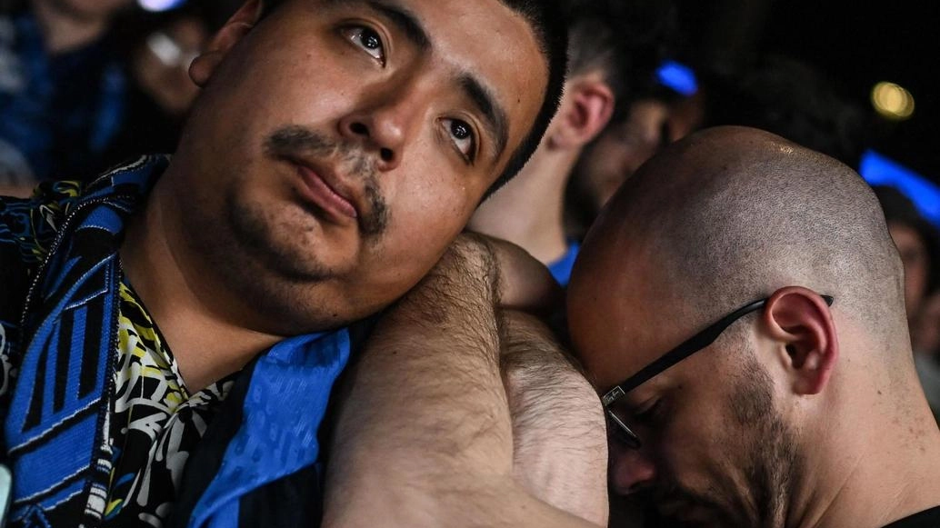 La sconfitta in finale lascia i tifosi dell'Inter delusi. Nessuna festa a Milano, ma la speranza di nuovi successi.