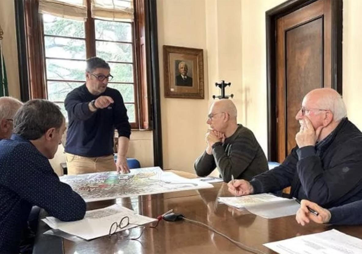 Gli “umarell 2.0” di Villasanta: ingegneri e periti in pensione diventano gli occhi del Comune Gli “umarell 2.0” di Villasanta: ingegneri e periti in pensione diventano gli occhi del Comune