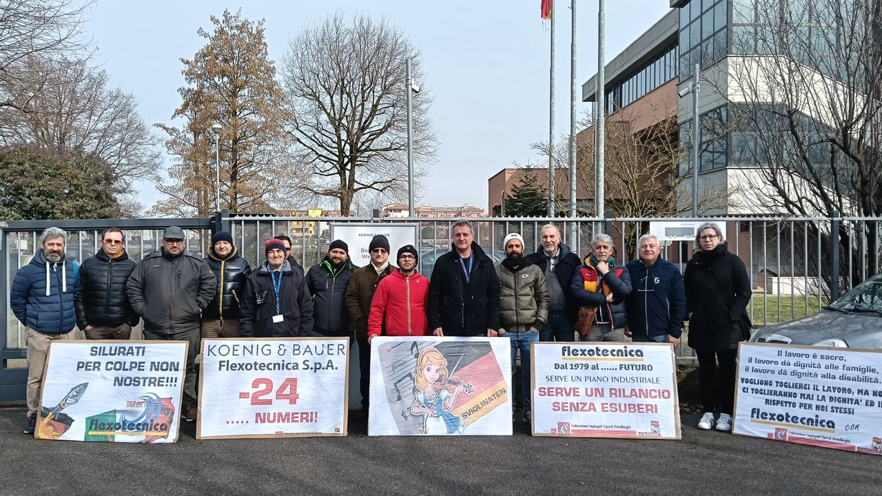 Protesta dei dipendenti dell’azienda metalmeccanica Koeing & Bauer Protesta dei dipendenti dell’azienda metalmeccanica Koeing & Bauer