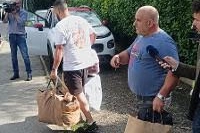 Il padre del minorenne. L'inchiesta è affidata alla Procura per i Minori di Brescia