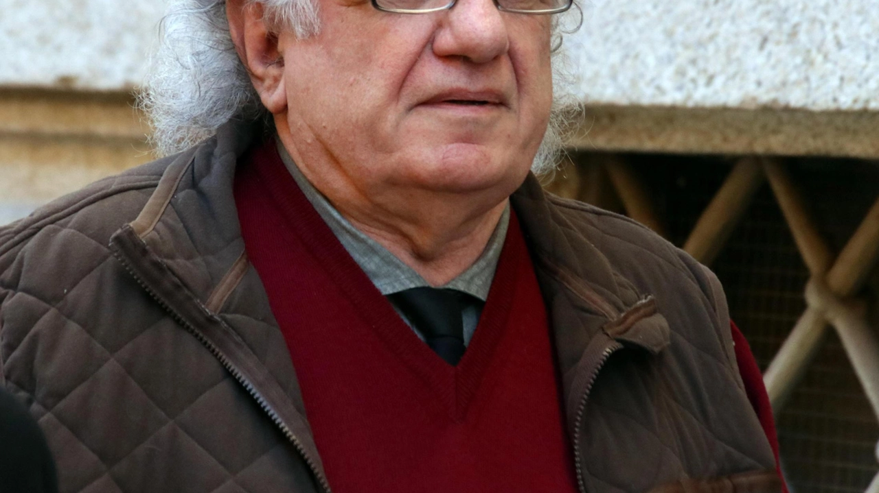 Cremona, al conducente settantaduenne due anni e sei mesi. La vittima, il trentenne Luca Lombardo, finì sull’asfalto dopo una lite. . Cremona, al conducente settantaduenne due anni e sei mesi. La vittima, il trentenne Luca Lombardo, finì sull’asfalto dopo una lite. .