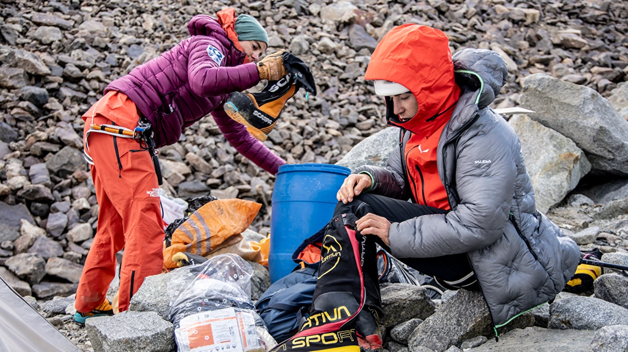 Silvia Loreggian e Federica Mingolla stanno ritornando verso il campo base del K2