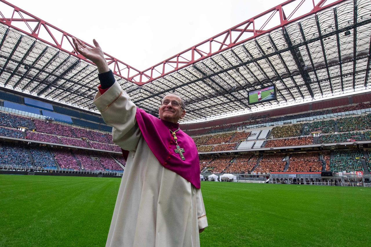 Monsignor Mario Delpini incontra i cresimandi 2025 allo stadio di San Siro