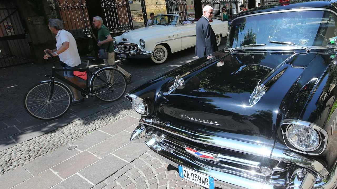 A Concorezzo gioielli come Dodge, Mustang e Corvette. Raccolti fondi per sostenere l’Airc A Concorezzo gioielli come Dodge, Mustang e Corvette. Raccolti fondi per sostenere l’Airc