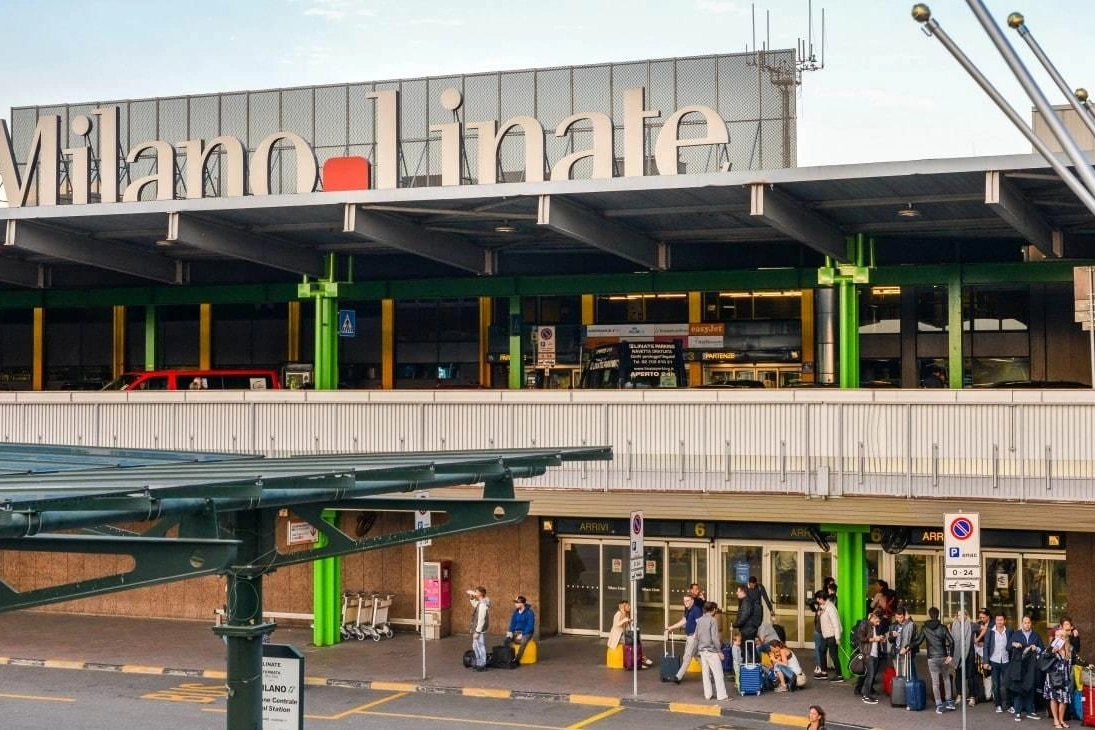Il guasto al centro radar. Linate e Malpensa “al buio“. Bloccati migliaia di passegeri