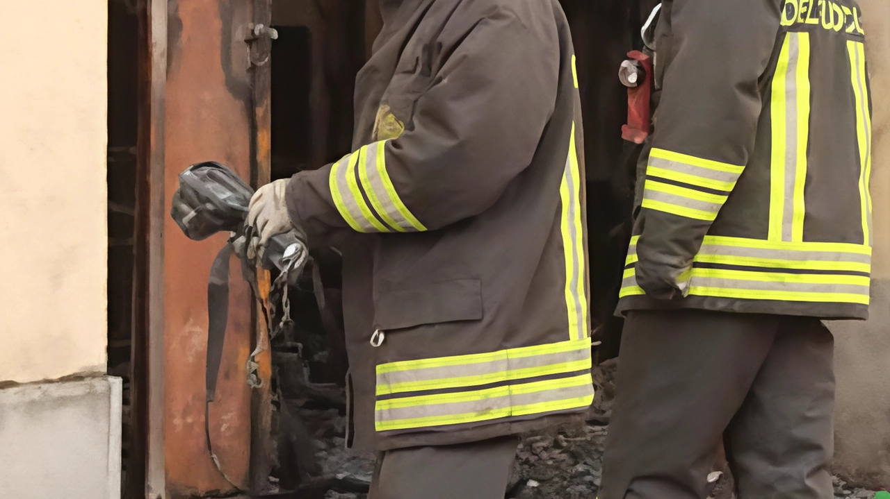Yijie Yao e Bing Zhou, accusati di omicidio aggravato per l'incendio a Milano, mostrano crudeltà verso le vittime. Yijie Yao e Bing Zhou, accusati di omicidio aggravato per l'incendio a Milano, mostrano crudeltà verso le vittime.