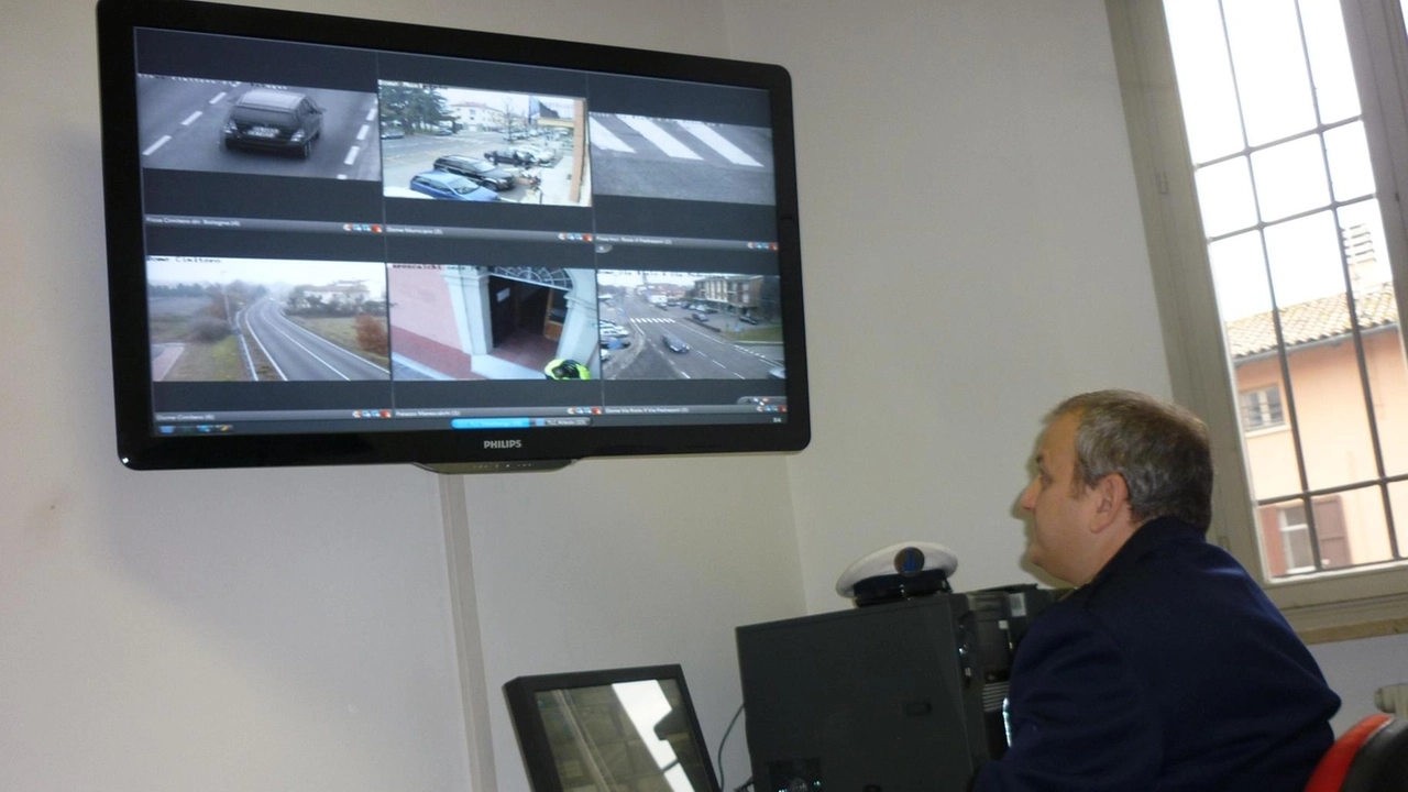 La sorveglianza dovrebbe invogliare a utilizzare l’area di sosta interrata che è spesso poco utilizzata per la scarsa sicurezza percepita La sorveglianza dovrebbe invogliare a utilizzare l’area di sosta interrata che è spesso poco utilizzata per la scarsa sicurezza percepita