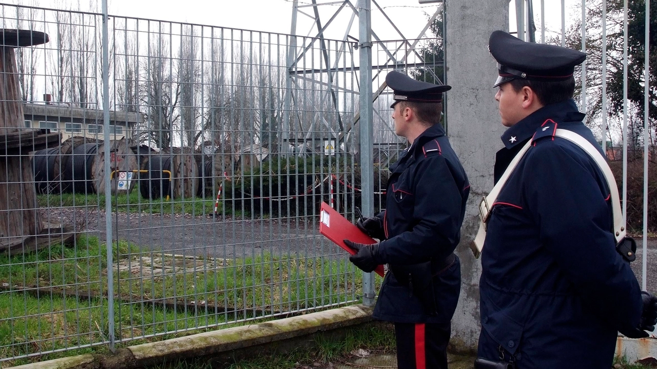 Un controllo dei carabinieri al sito di stoccaggio Stogit di Ripalta Cremasca Un controllo dei carabinieri al sito di stoccaggio Stogit di Ripalta Cremasca