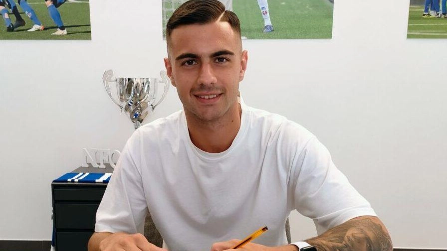 Lorenzo Caradonna (22 anni) uno dei colpi degli oroblù di Arconate in vista del prossimo campionato di Serie D Lorenzo Caradonna (22 anni) uno dei colpi degli oroblù di Arconate in vista del prossimo campionato di Serie D