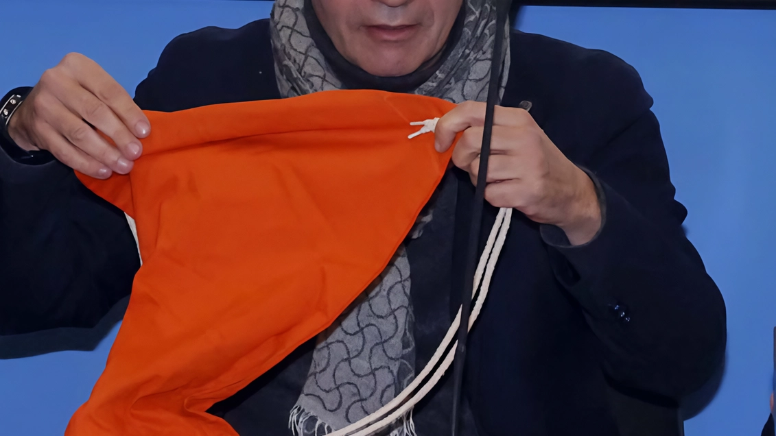 Il sindaco Fabio Colombo: un gesto di solidarietà a Shiri Bibas e ai suoi due figli Ariel e Kfir ammazzati da Hamas Il sindaco Fabio Colombo: un gesto di solidarietà a Shiri Bibas e ai suoi due figli Ariel e Kfir ammazzati da Hamas