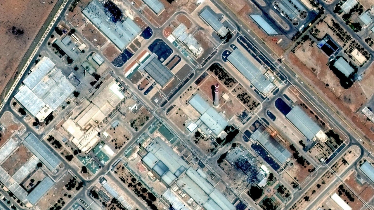 Rafael Grossi dell'Aiea conferma danni a quattro edifici a Isfahan dopo l'attacco, ma nessun danno a Natanz o Fordow. Rafael Grossi dell'Aiea conferma danni a quattro edifici a Isfahan dopo l'attacco, ma nessun danno a Natanz o Fordow.