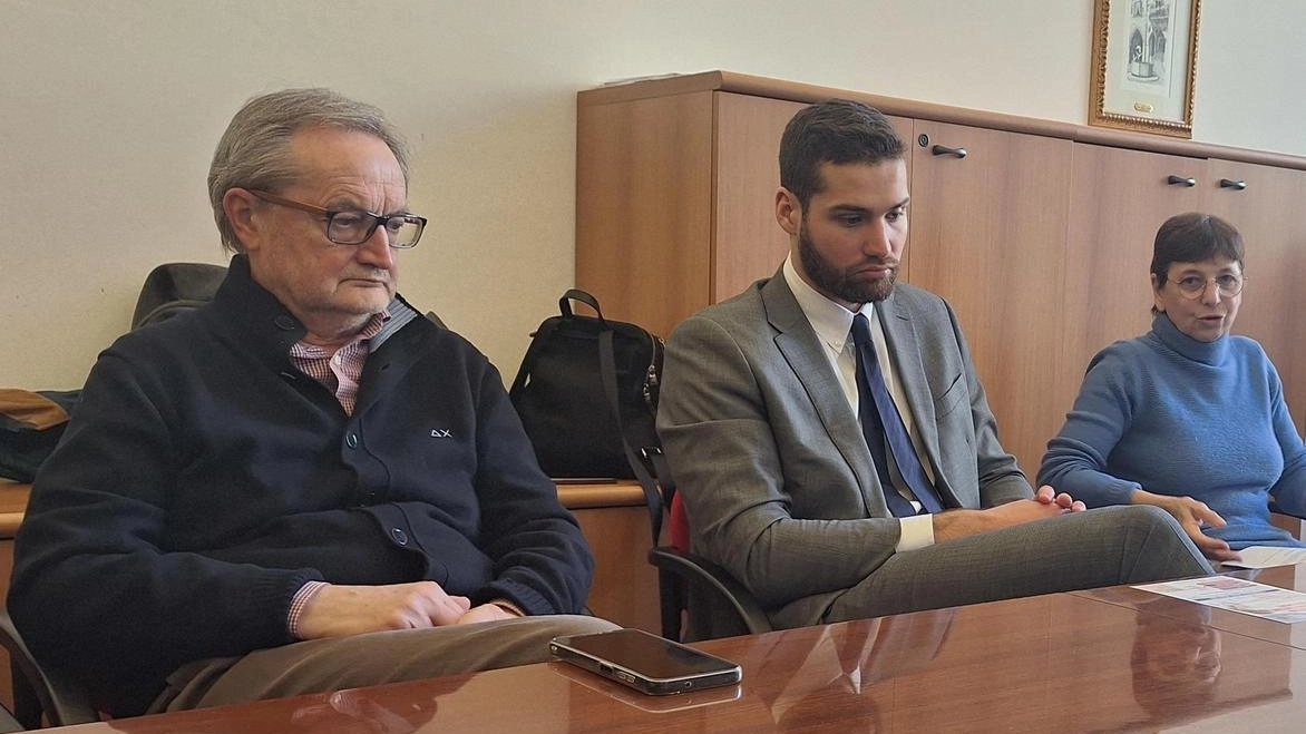 Un momento della conferenza stampa di ieri in palazzo Broletto nella quale hanno annunciato il completamento del Piano Un momento della conferenza stampa di ieri in palazzo Broletto nella quale hanno annunciato il completamento del Piano