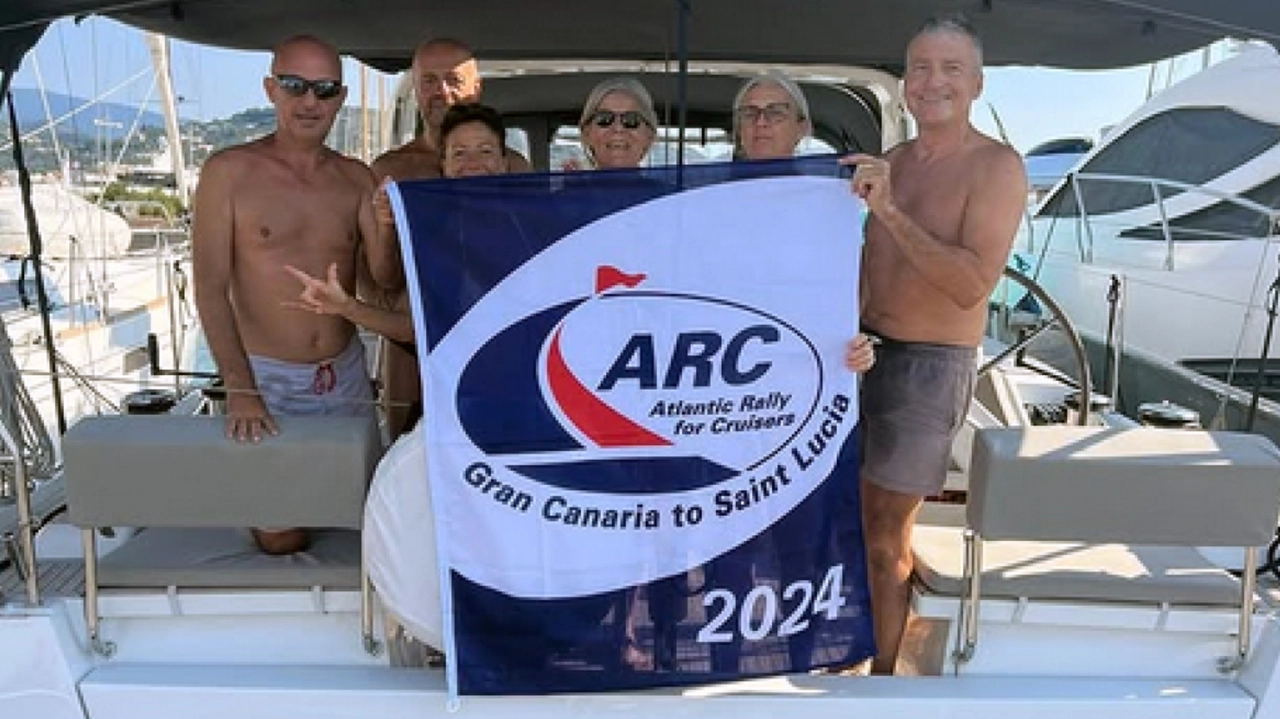 Ultimo a destra l’armatore e skipper vigevanese Guido Rivolta. Con lui i concittadini Mario Azzaretti e Valerio Traversi oltre al milanese Attilio Frangi Ultimo a destra l’armatore e skipper vigevanese Guido Rivolta. Con lui i concittadini Mario Azzaretti e Valerio Traversi oltre al milanese Attilio Frangi