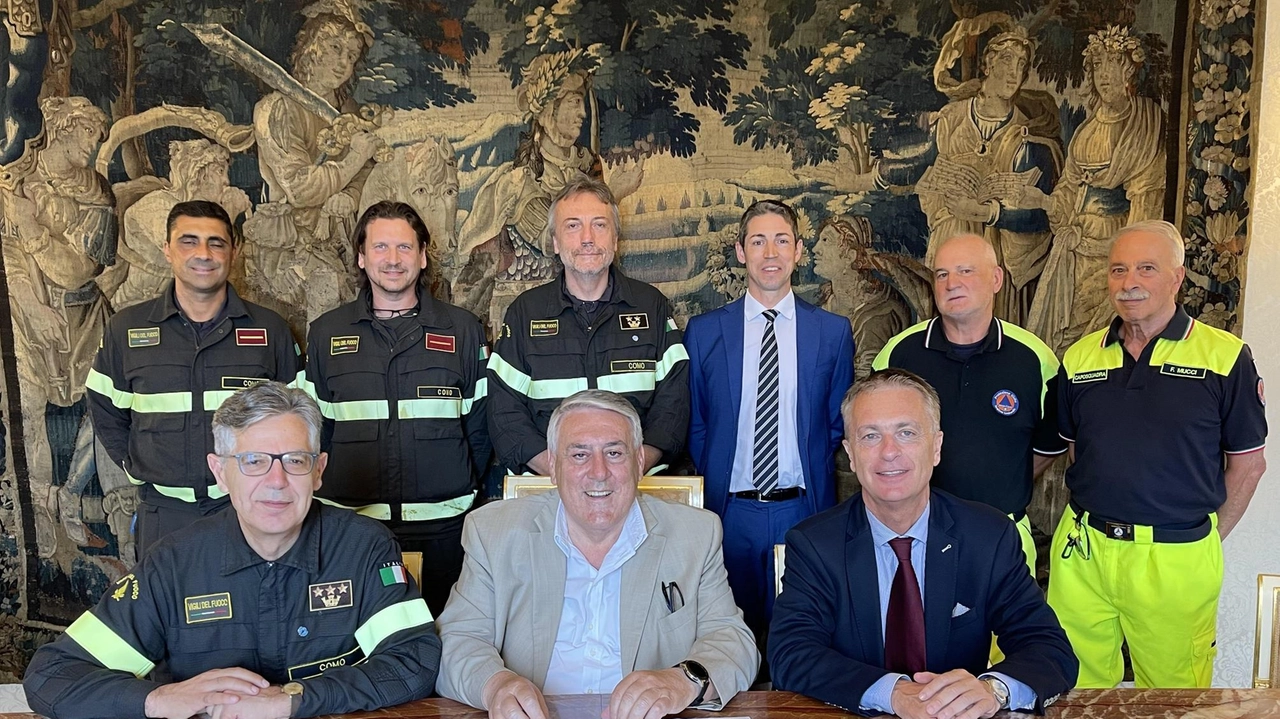 Il protocollo sottoscritto ieri mattina in Provincia a Como tra la Protezione civile e il Comando provinciale dei vigili del fuoco