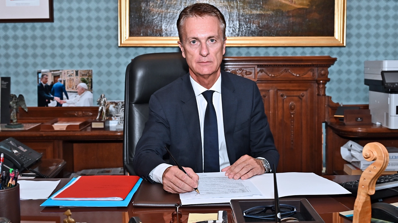 Il prefetto di Como, Corrado Conforto Galli ha convocato rappresentanti delle forze dell’ordine e sindaci per affrontare le misure di contrasto Il prefetto di Como, Corrado Conforto Galli ha convocato rappresentanti delle forze dell’ordine e sindaci per affrontare le misure di contrasto