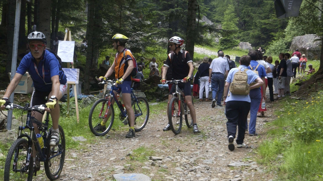 Vacanze 2025 in Lombardia: aumentano le prenotazioni (e i prezzi). Quali sono le località preferite