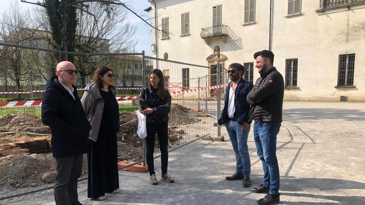Il sindaco. Bocca ha effettuato un sopralluogo con l’assessore Manuel Tarraso, l’assessora Martina Morazzi e i funzionari Il sindaco. Bocca ha effettuato un sopralluogo con l’assessore Manuel Tarraso, l’assessora Martina Morazzi e i funzionari