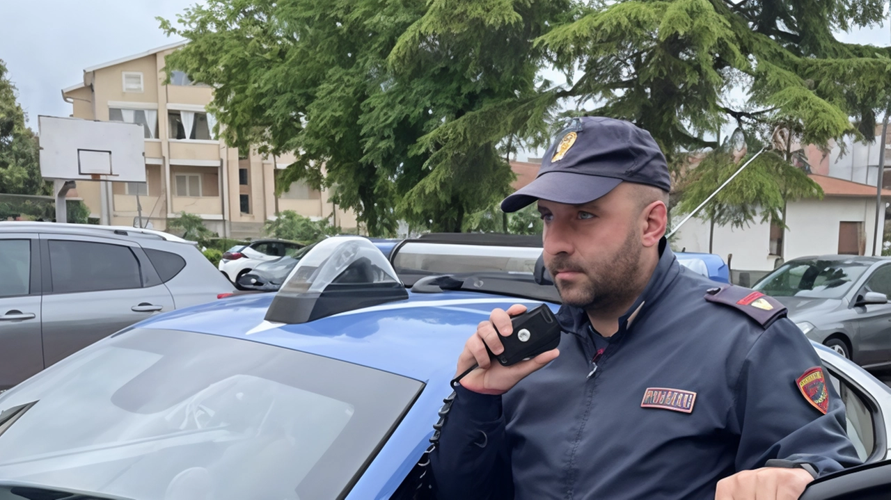 Pesanti. restrizioni. per un uomo. che non dava pace alla sua Pesanti. restrizioni. per un uomo. che non dava pace alla sua
