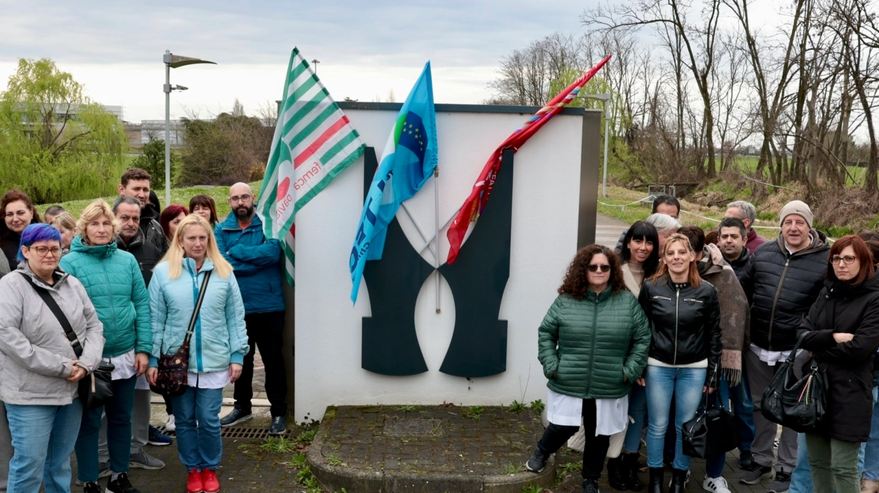 Protesta a oltranza alla Moreschi di Vigevano: "Basta col rinvio delle spettanze"