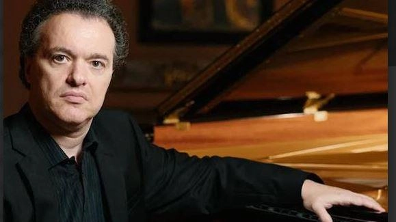 Ogni suo concerto è un evento indimenticabile. Evgeny Kissin domani sarà a Milano per la Società dei Concerti in Sala...