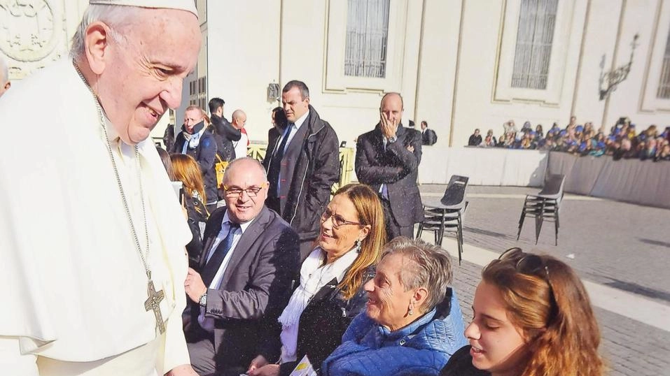 Pavia, il copricapo donato dal Santo Padre sarà collocato al San Matteo