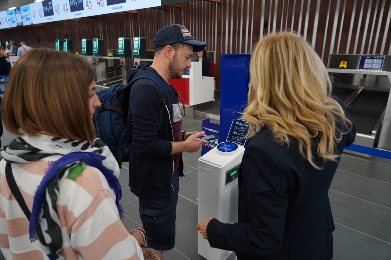 Pasajeros en la nueva zona de facturación
