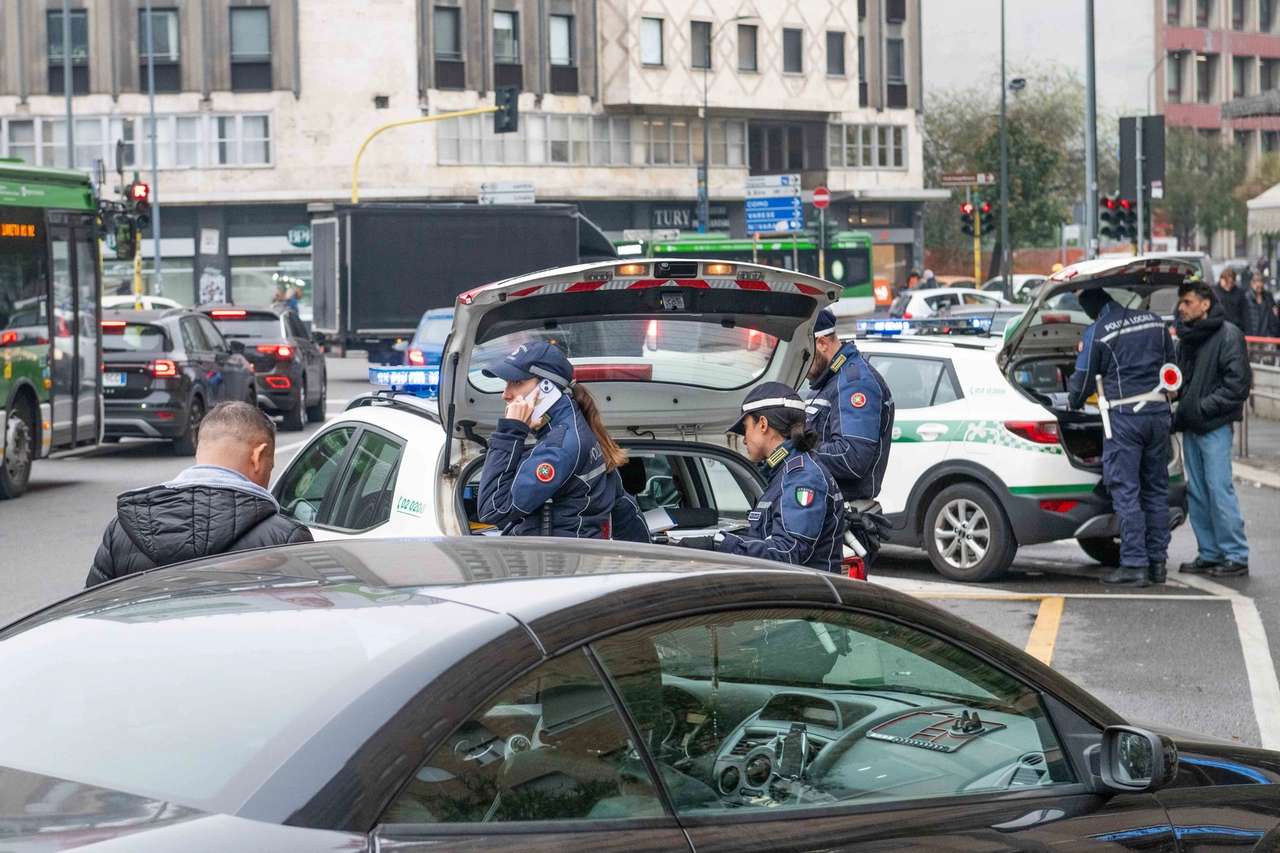 L'inseguimento è scattato in piazzale Loreto e si è concluso in via Lamarmora nelle vicinanze del Policlinico