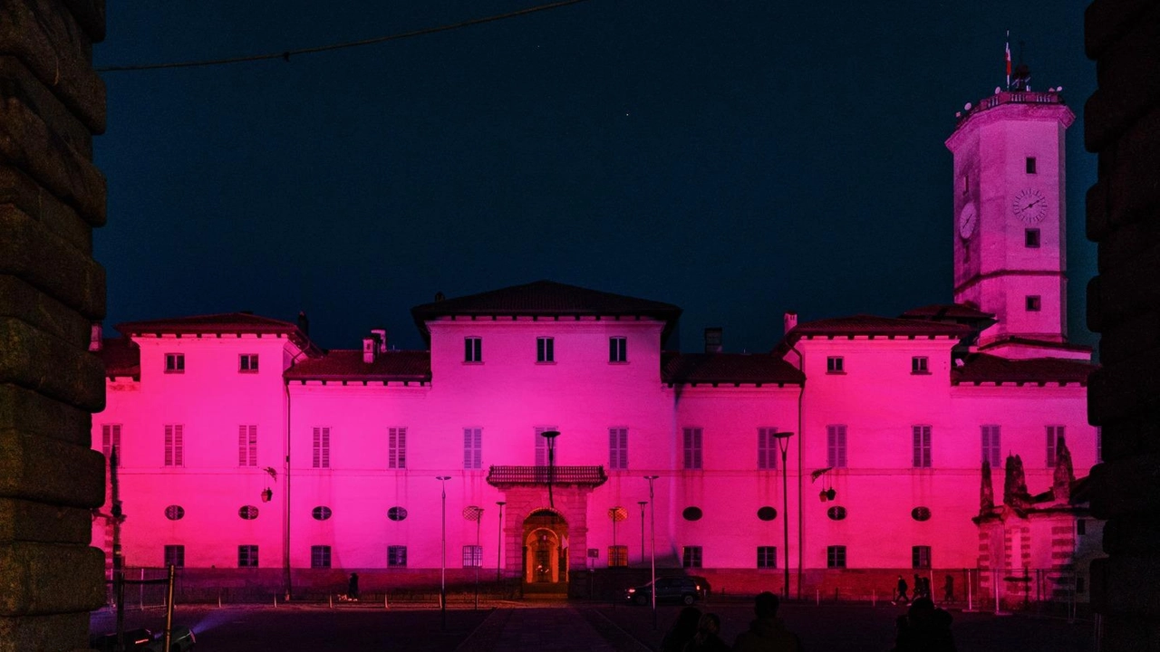 Palazzo Borromeo tinto di rosa per avviare il conto alla rovescia dei 100 giorni che mancano al Giro d’Italia Palazzo Borromeo tinto di rosa per avviare il conto alla rovescia dei 100 giorni che mancano al Giro d’Italia