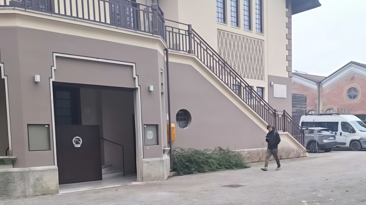 L’ingresso della Canottieri Adda. Attualmente ha 3.690 soci paganti L’ingresso della Canottieri Adda. Attualmente ha 3.690 soci paganti