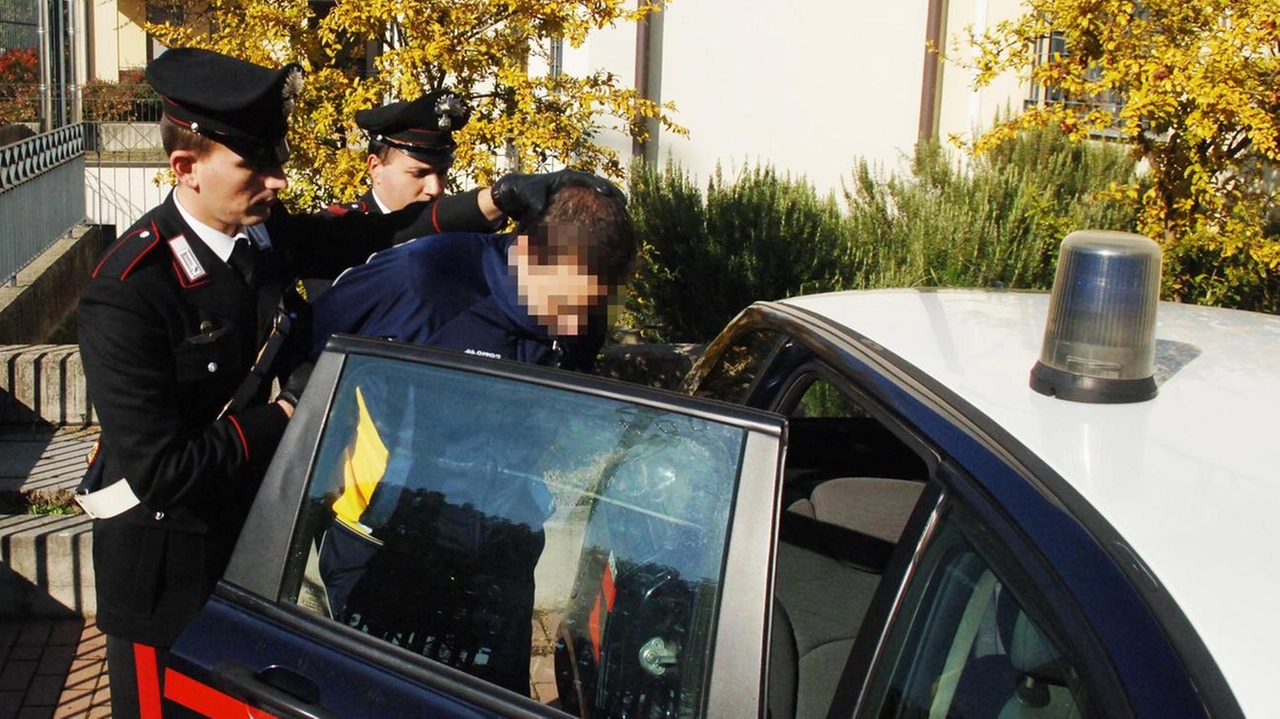 I banditi sono entrambi italiani e con precedenti Nell’abitazione sono stati trovati i passamontagna e la riproduzione di una pistola semiautomatica senza tappo rosso