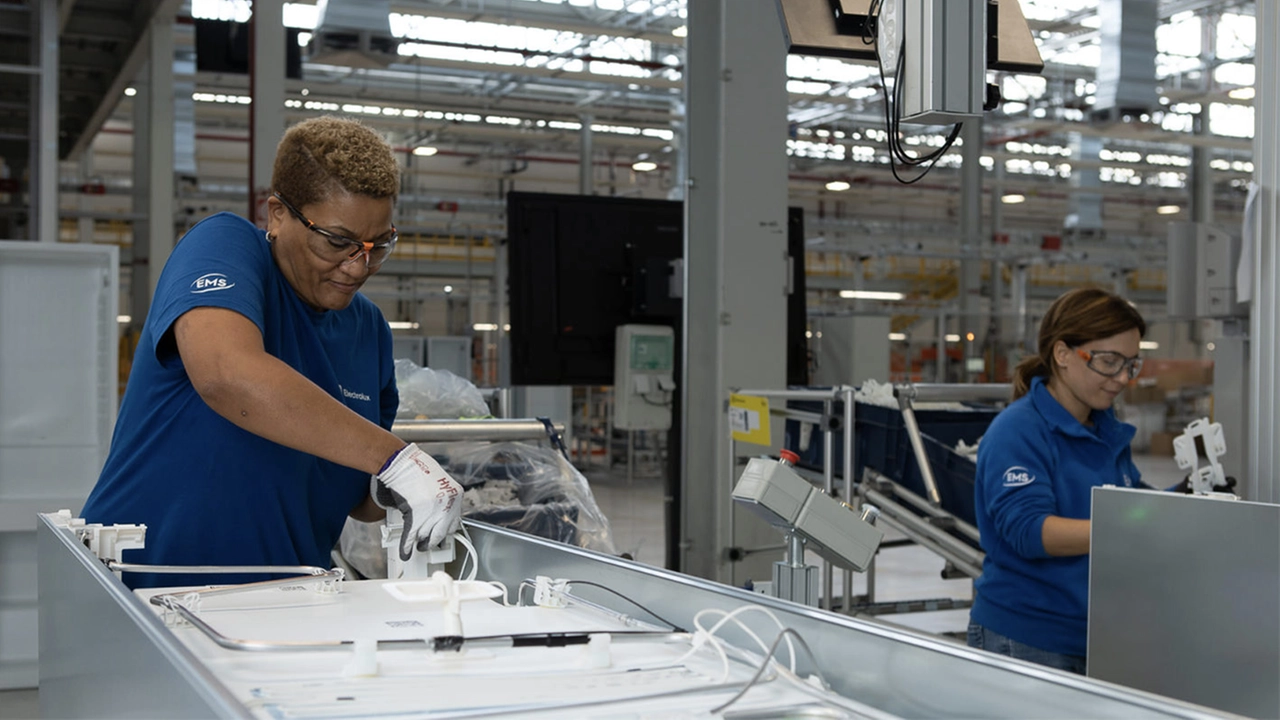 Alla Electrolux di Solaro lavorano circa 650 addetti