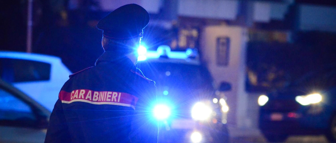 Giovane accoltellato a Cantù e trovato sanguinante dai carabinieri: è il secondo in poche ore