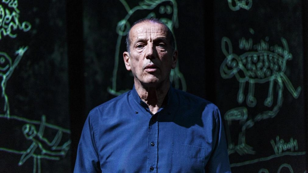 Domani al Teatro Manzoni di Monza il nuovo monologo del narratore . Data unica per la regia di Maria Maglietta. Dai miti greci alla letteratura di oggi. Domani al Teatro Manzoni di Monza il nuovo monologo del narratore . Data unica per la regia di Maria Maglietta. Dai miti greci alla letteratura di oggi.