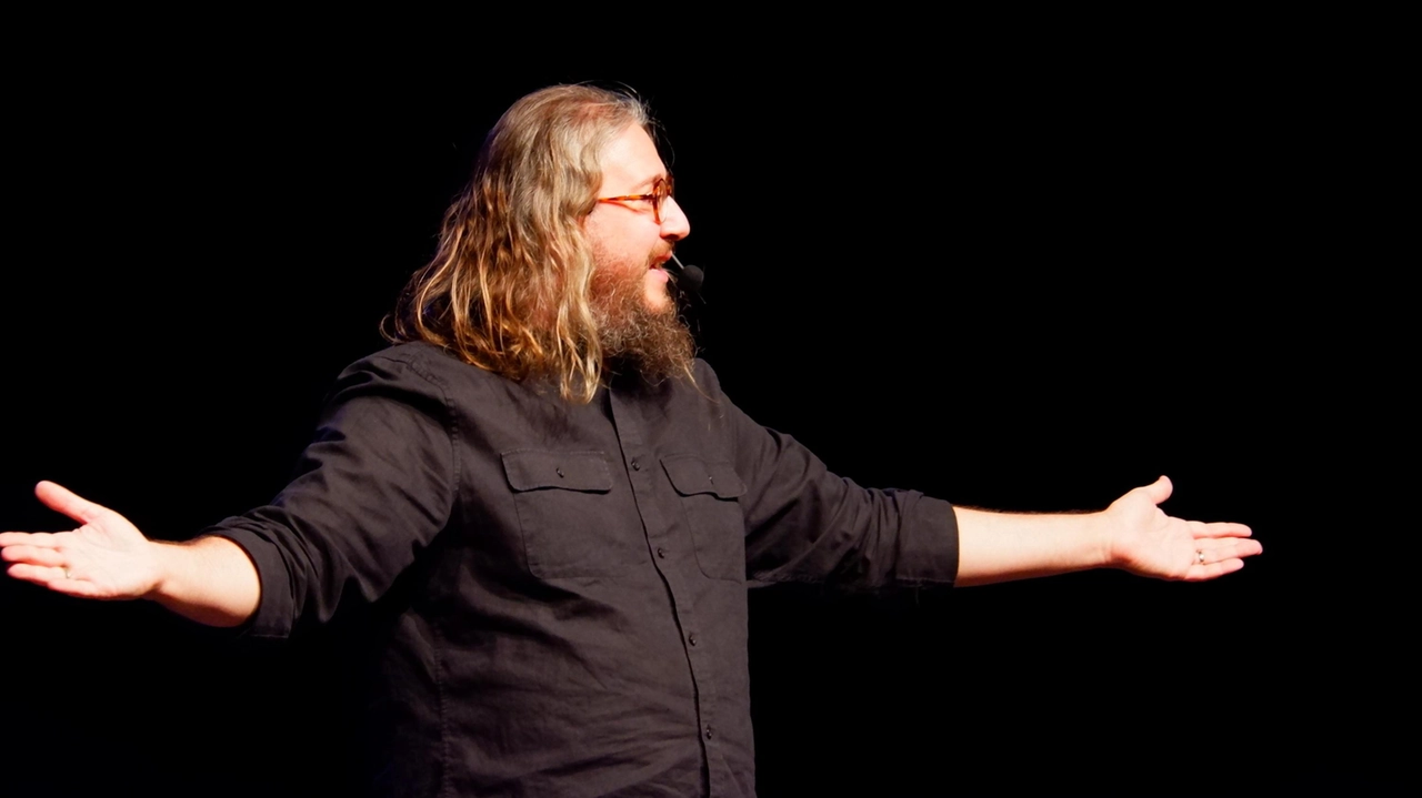 L’attore e narratore Roberto Mercadini in scena al Parco Tittoni un monologo su Moby Dick
