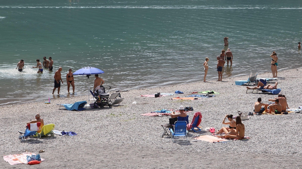 Vacanze rigeneranti a Idro, grazie innanzitutto a spiaggia e lago balneabile I visitatori hanno la possibilità di esplorare un territorio ricco di borghi e natura