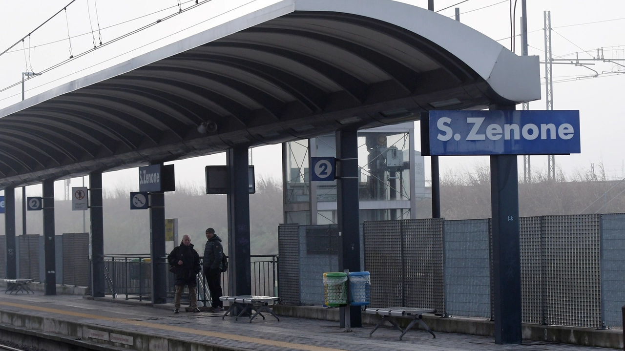 Stazione ferroviaria di San Zenone (foto di archivio) Stazione ferroviaria di San Zenone (foto di archivio)