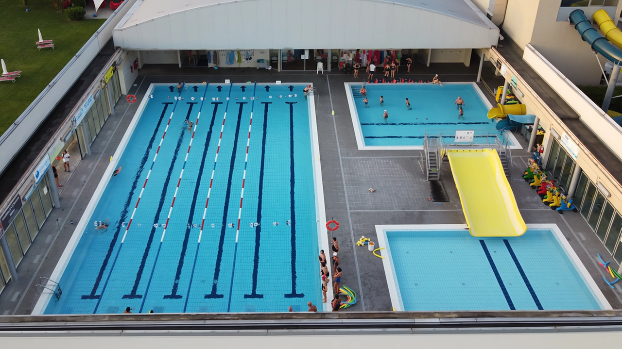 Piscina comunale di via Leopardi Grazie ai fondi regionali sarà possibile ottimizzare i consumi Piscina comunale di via Leopardi Grazie ai fondi regionali sarà possibile ottimizzare i consumi