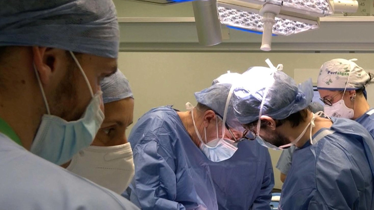 I fondi sono destinati all’acquisto di strumenti diagnostici per i presidi sanitari Sono stati indetti anche concorsi per trovare nuovi medici e infermieri I fondi sono destinati all’acquisto di strumenti diagnostici per i presidi sanitari Sono stati indetti anche concorsi per trovare nuovi medici e infermieri