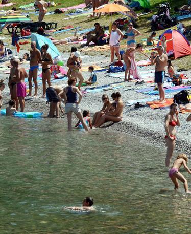 Spiagge e lidi. Tutte le zone sono balneabili Spiagge e lidi. Tutte le zone sono balneabili