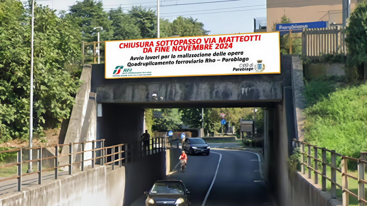 Il cartellone con l’annuncio della chiusura del sottopasso a partire da fine novembre per potenziare la linea ferroviaria Il cartellone con l’annuncio della chiusura del sottopasso a partire da fine novembre per potenziare la linea ferroviaria