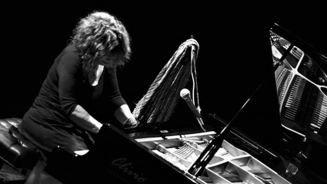 Laura Fedele al pianoforte Laura Fedele al pianoforte