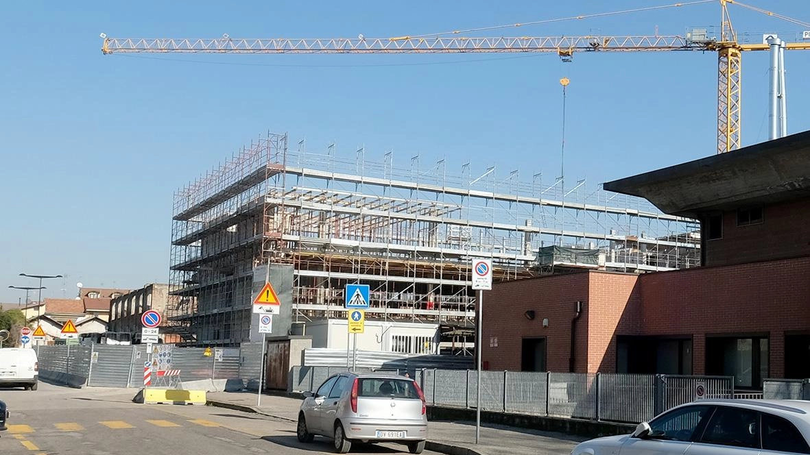 Il cantiere della nuova scuola Il cantiere della nuova scuola