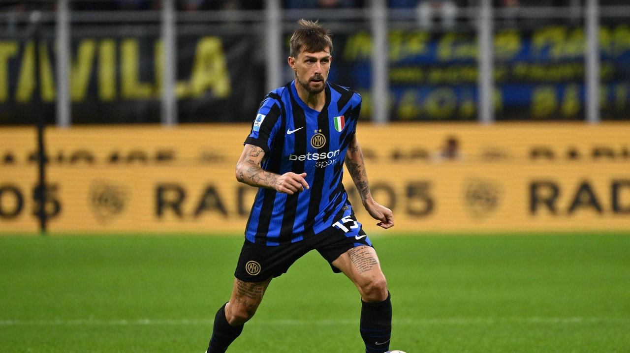 Francesco Acerbi, difensore dell’Inter alla sua terza stagione con la maglia nerazzurra. Compirà 37 anni a febbraio Francesco Acerbi, difensore dell’Inter alla sua terza stagione con la maglia nerazzurra. Compirà 37 anni a febbraio