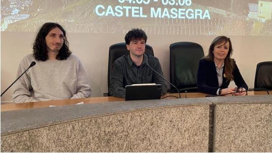 Se dal 7 giugno passeggiando per Sondrio vi sentirete osservati, non scacciate il pensiero perché sarà la verità: un enorme... Se dal 7 giugno passeggiando per Sondrio vi sentirete osservati, non scacciate il pensiero perché sarà la verità: un enorme...