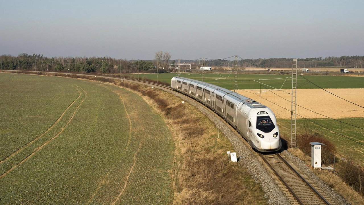 Maltempo in Francia, interrotti i treni fra Parigi e Milano: lo stop durerà diversi giorni