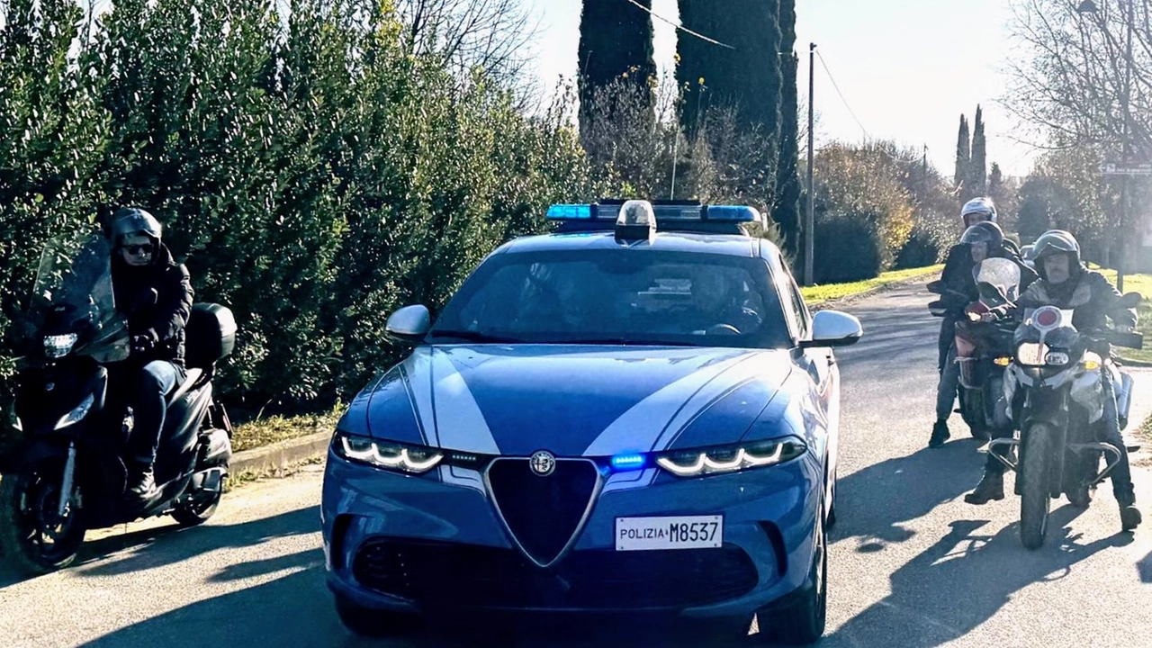 Gli arresti sono stati messi a segno dal gruppo "Falchi" e dalla Squadra Mobile della polizia di Stato Gli arresti sono stati messi a segno dal gruppo "Falchi" e dalla Squadra Mobile della polizia di Stato