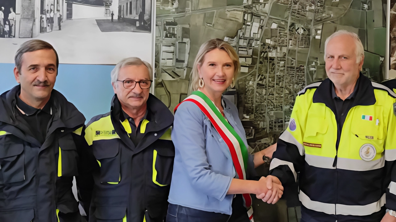 Cambio alla Protezione Civile di Pioltello: Claudio Dotti lascia la guida dopo 10 anni, subentra Michele Paganelli. Continuità e impegno confermati. Cambio alla Protezione Civile di Pioltello: Claudio Dotti lascia la guida dopo 10 anni, subentra Michele Paganelli. Continuità e impegno confermati.