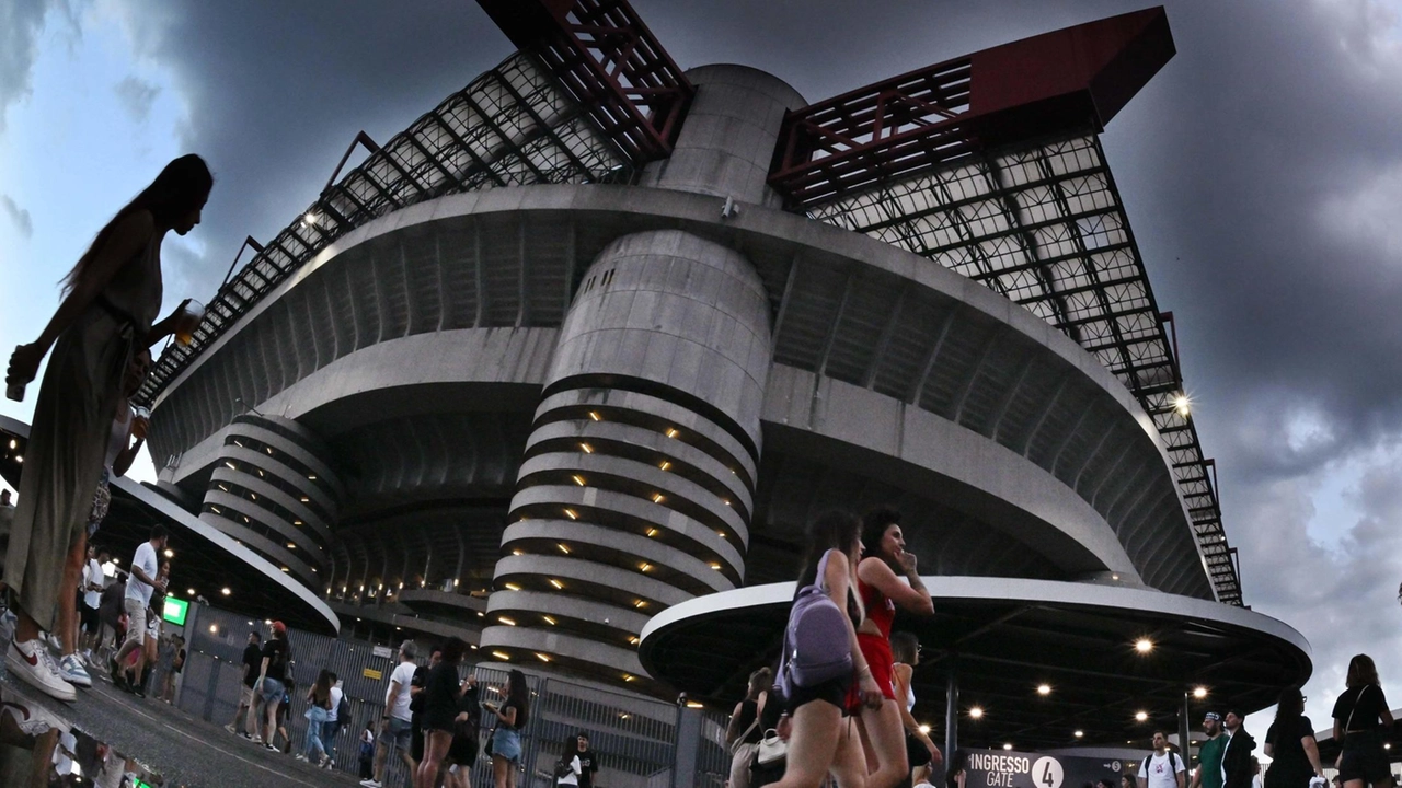 La frase dell’ex assessore e i timori del sindaco sulle prospettive future dell’impianto sportivo: "Se il Milan abbandona l’Inter perché non si fida come possono prendersi carico insieme del Meazza?".